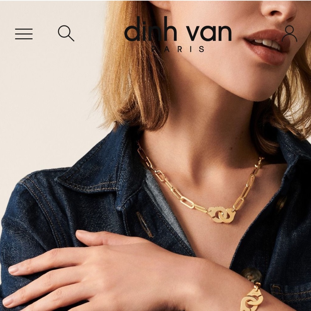 Dinh Van Menottes R15 18K Yellow Gold Handcuff Necklace - Picture 7 of 13